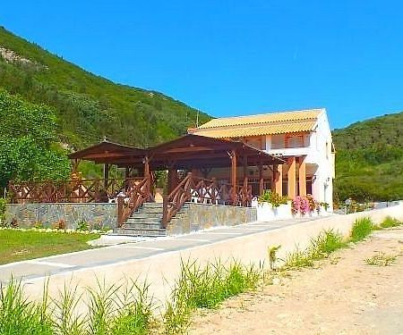 آغيوس غيوريوس باغون House Anastasia المظهر الخارجي الصورة