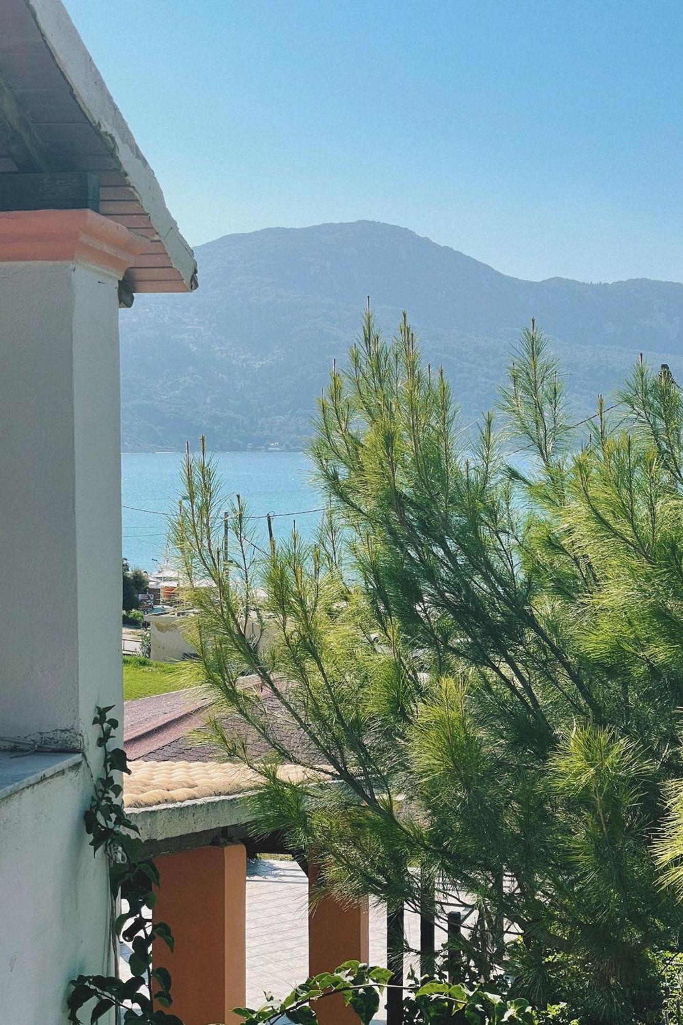 آغيوس غيوريوس باغون House Anastasia المظهر الخارجي الصورة